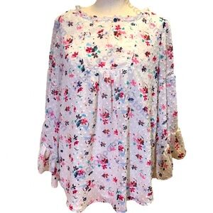 Matilda Jane, Small cream floral blouse. Chic, Ruffles, Bell Sleeves
